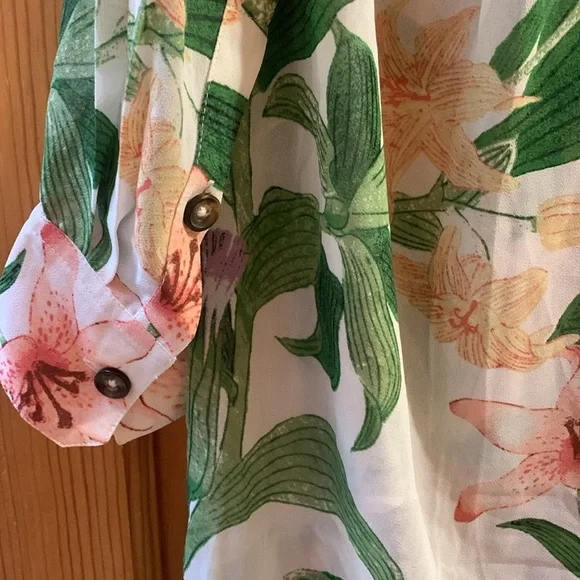 Ann Taylor Blouse - Size M - Picture 5 of 5